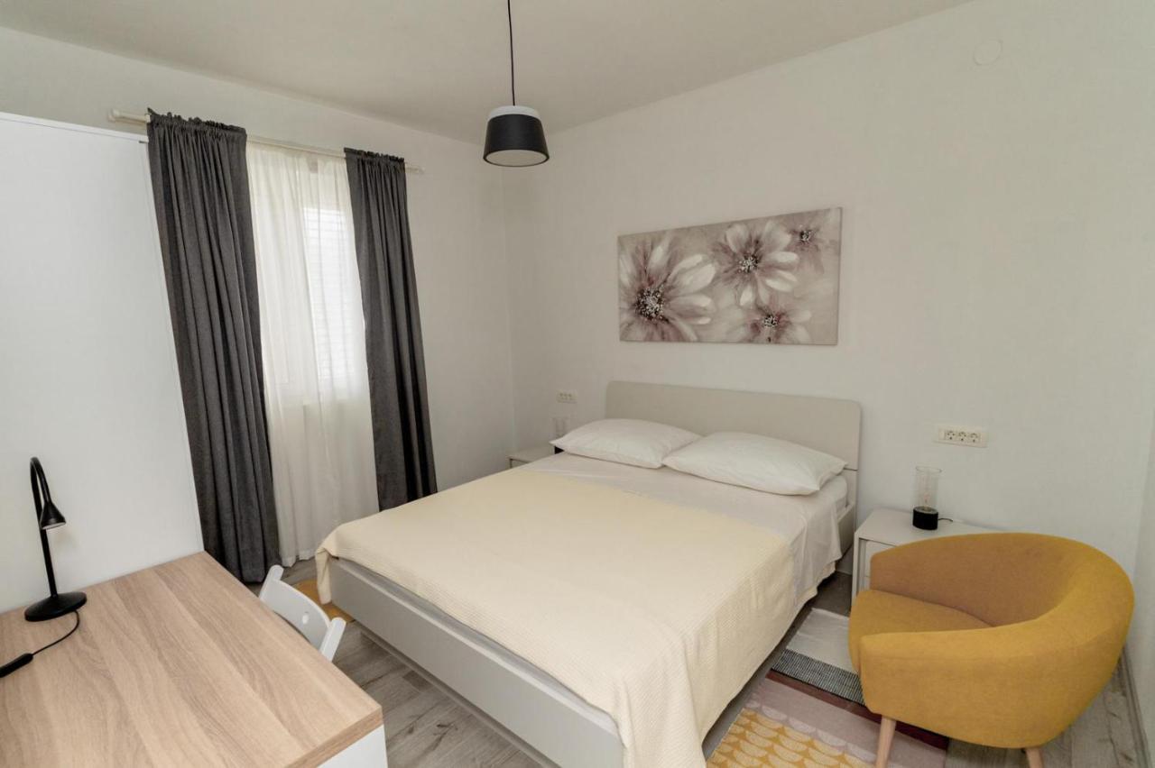 Apartments Happy Sukošan Exterior foto